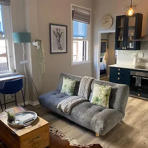 Apartment Just Off Long - Inner Gem, Cape Town